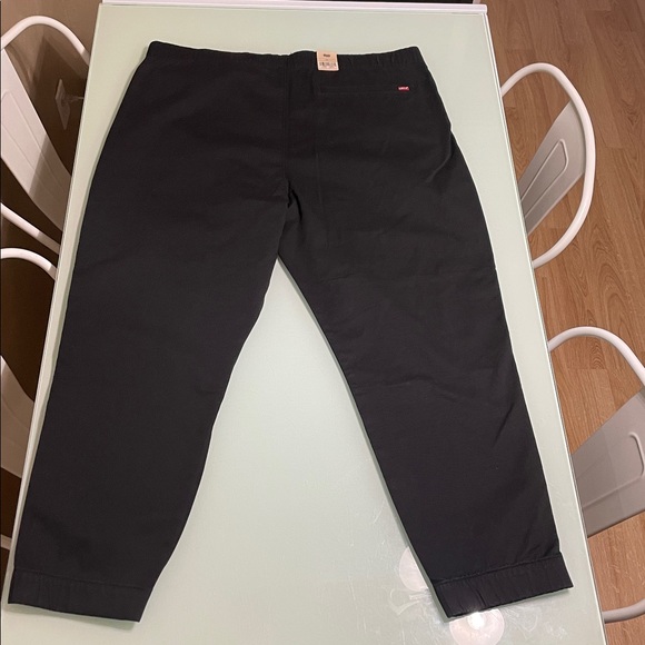 Levi's Men's Black Joggers - Picture 11 of 13